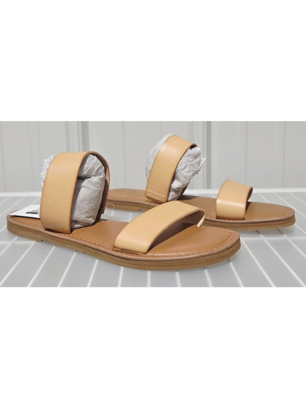 Universal Thread Freya Tan Faux Leather Dual Stretch Strap Sandals -- Women's 10